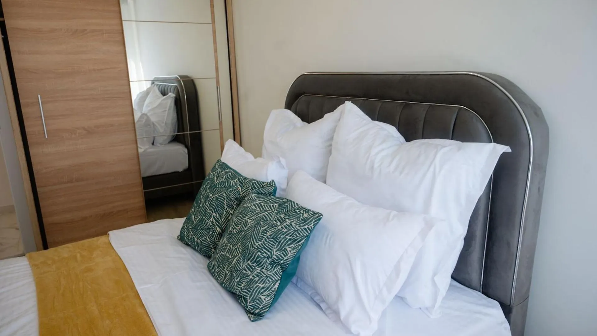 Helen Apartment Bucharest